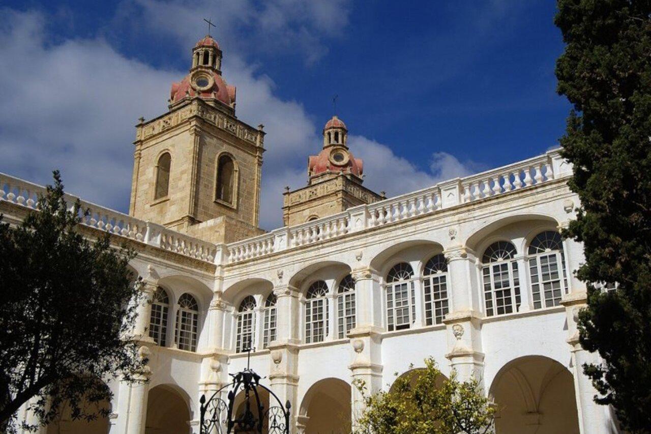 Pierre & Vacances Menorca Cala Blanes カラ・エン・ブラネス エクステリア 写真