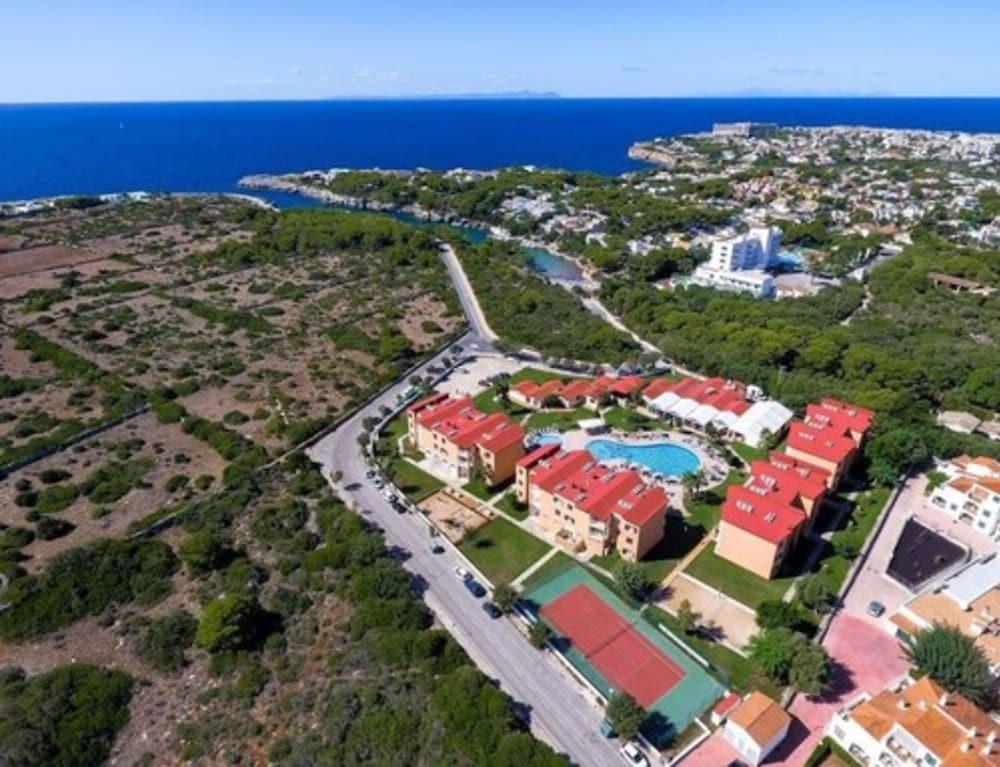 Pierre & Vacances Menorca Cala Blanes カラ・エン・ブラネス エクステリア 写真