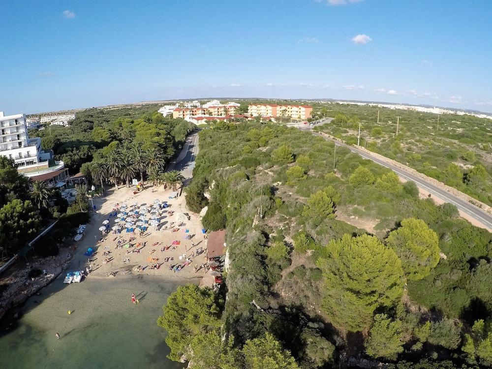 Pierre & Vacances Menorca Cala Blanes カラ・エン・ブラネス エクステリア 写真